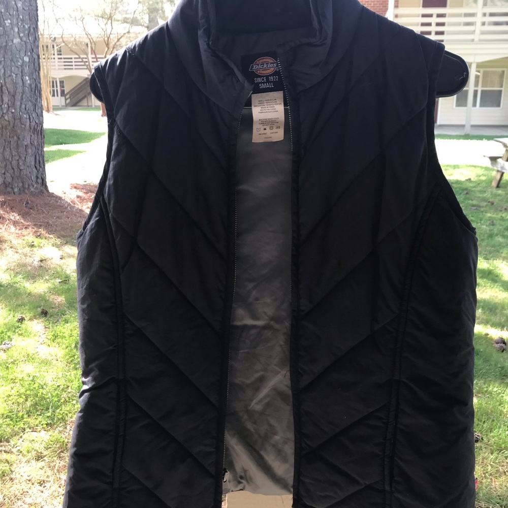 Dickies black puffer vest